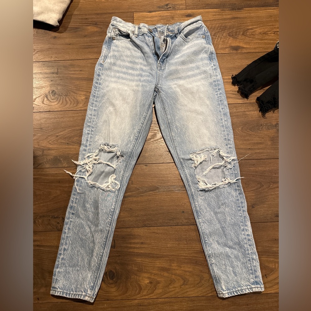 american eagle mom jeans